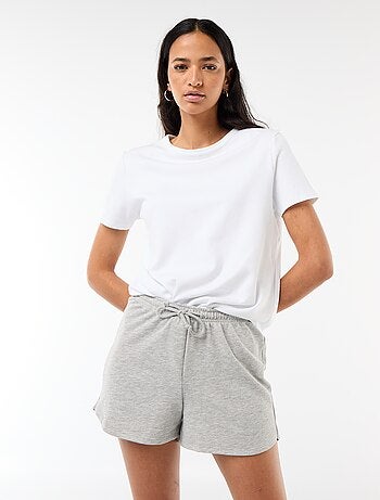 Short curto em algodão liso com cordão