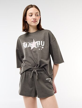 Short curto em french terry com inscrição