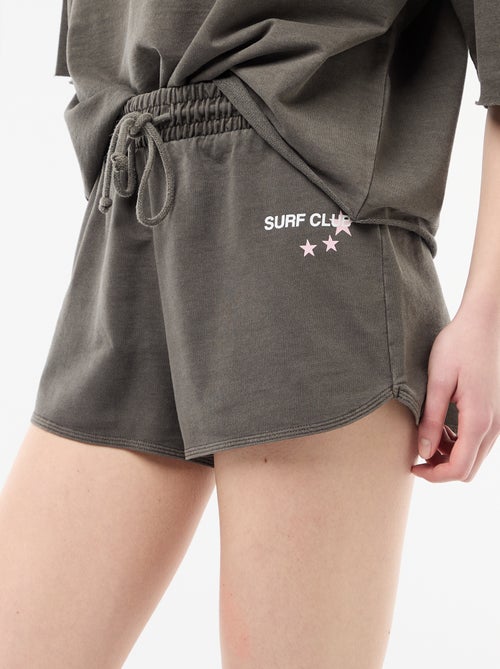 Short curto em french terry com inscrição - Kiabi
