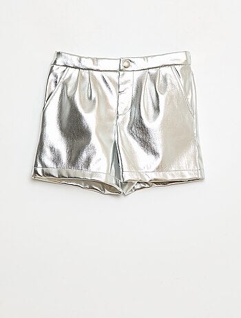 Short curto em imitação de couro