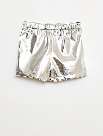 Short curto em imitação de couro