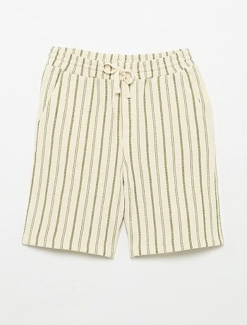 Short de malha às riscas