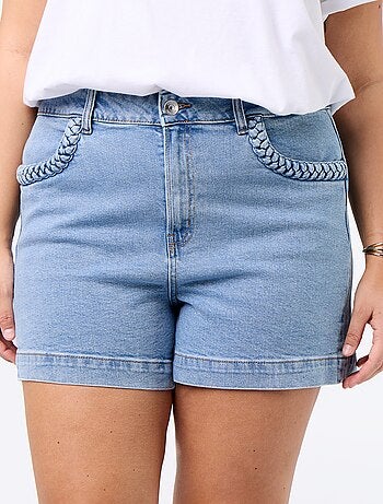 Short em ganga com bolsos entrançados