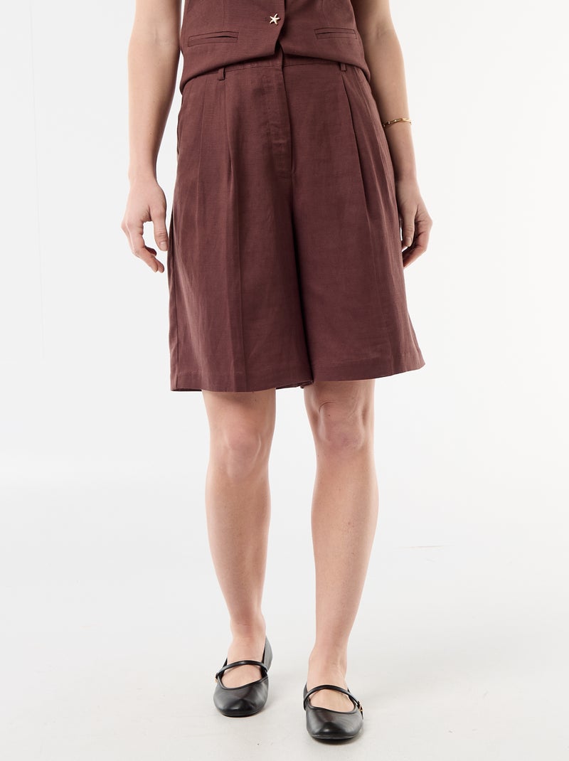 Short Largo com Pregas Castanho - Kiabi