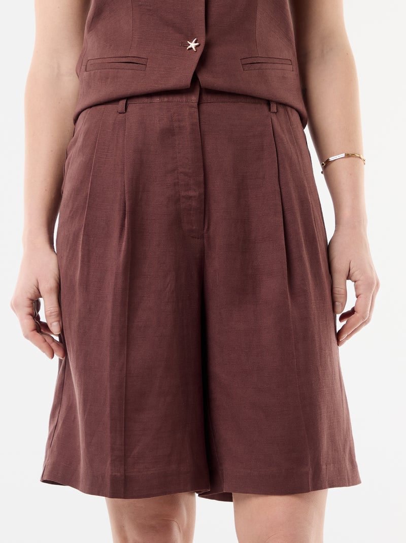 Short Largo com Pregas Castanho - Kiabi