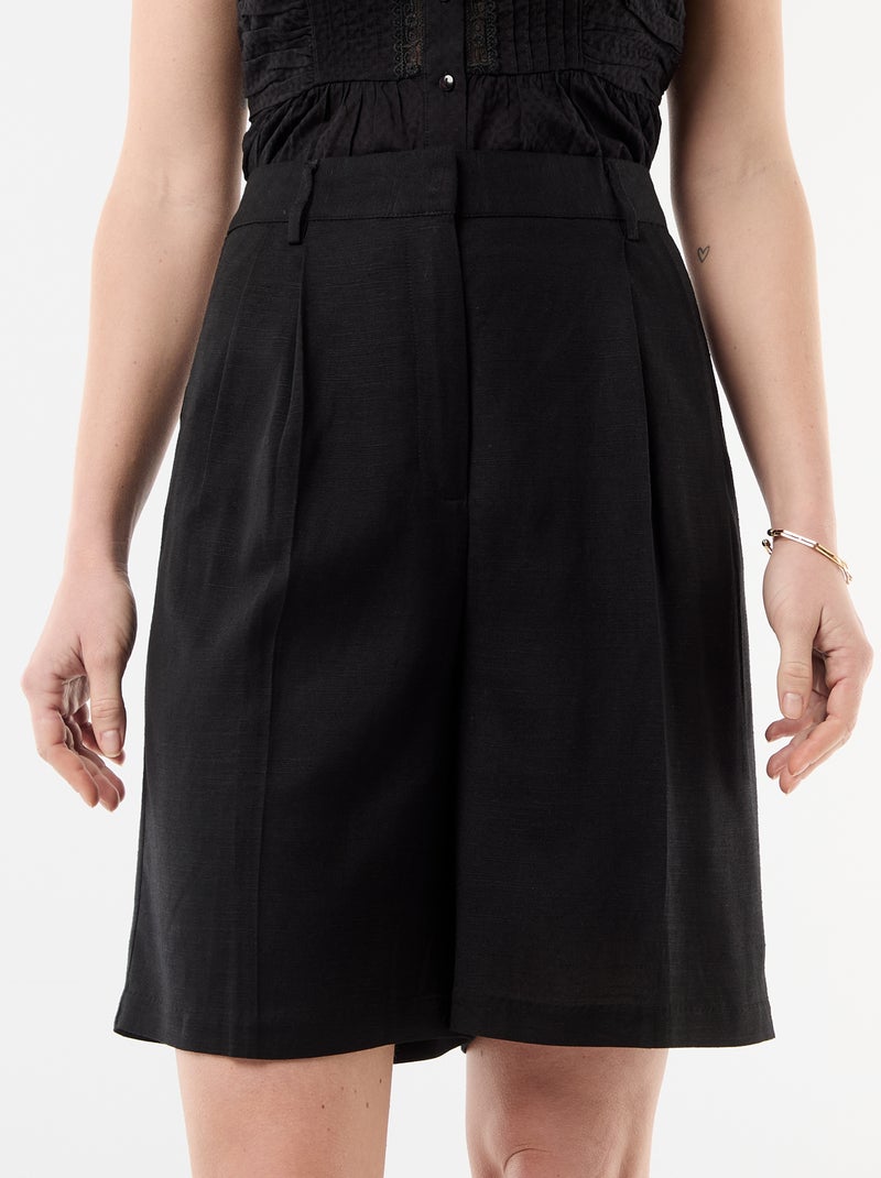 Short Largo com Pregas Preto - Kiabi