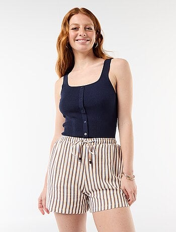 Short leve com 2 bolsos em linho misto