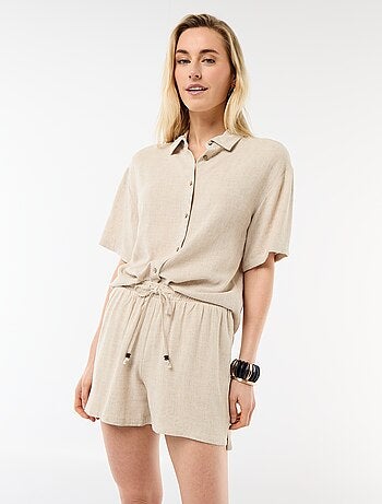 Short leve com 2 bolsos em linho misto