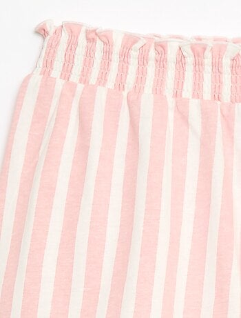 Short leve com folhos