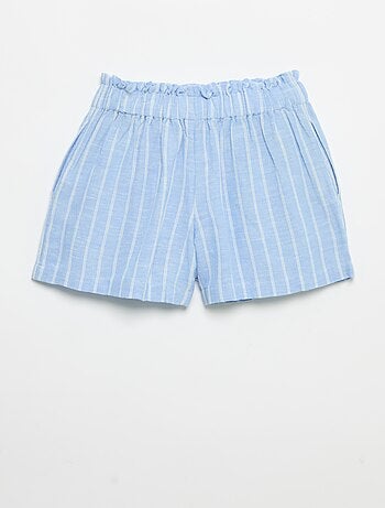 Short liso com laço fantasia