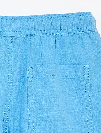 Short listrado leve em mistura de linho