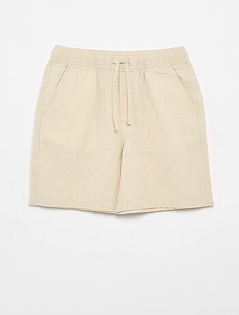 Short listrado leve em mistura de linho