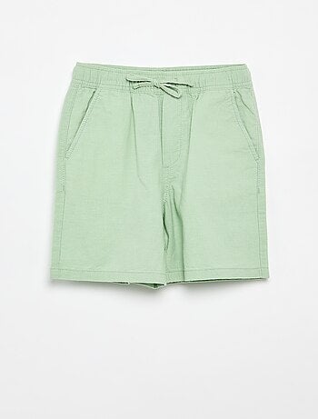 Short listrado leve em mistura de linho