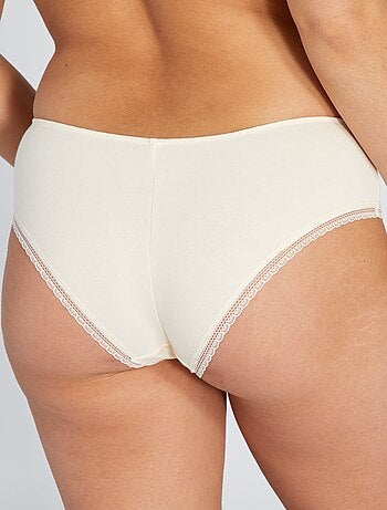 Shorties de algodão com costura de renda