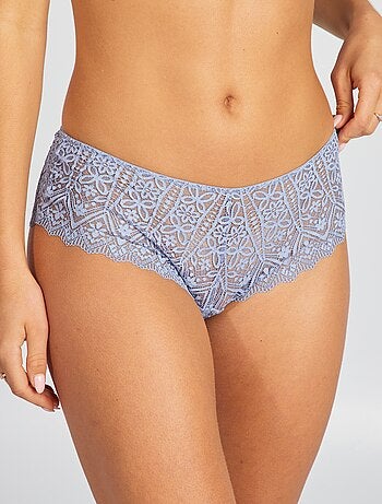Shorties em renda transparente