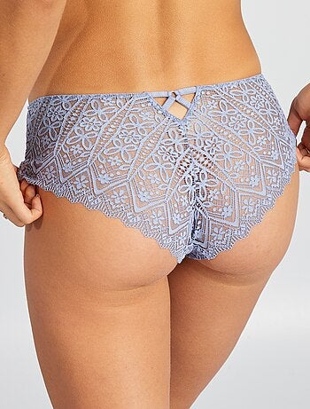 Shorties em renda transparente