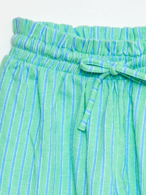 Shorts às riscas em malha crepe - Kiabi