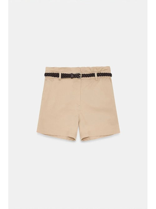 Shorts chino de cintura alta com cinto dilvin - Kiabi Shorts chino de cintura alta com cinto dilvin - Kiabi