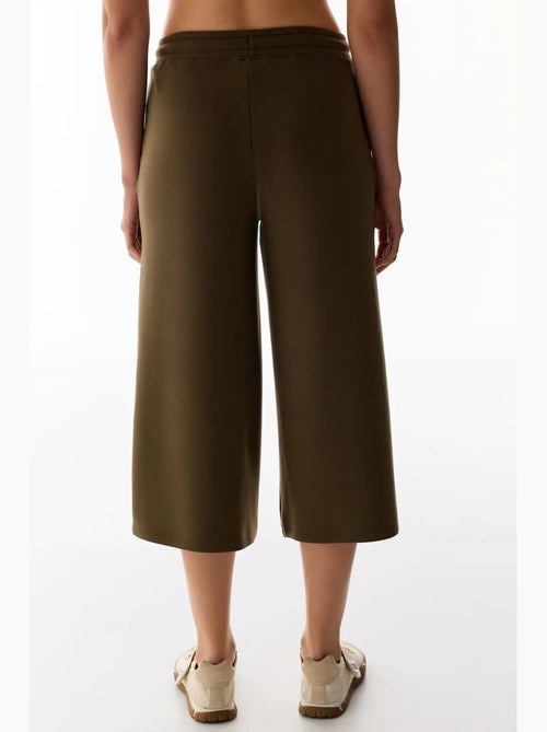 Shorts culotte oversized em malha jersey de cintura média penti - Kiabi Shorts culotte oversized em malha jersey de cintura média penti - Kiabi