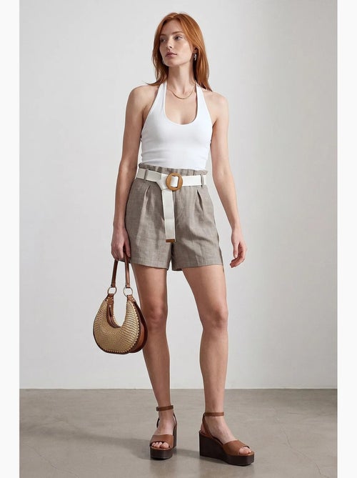 Shorts de alfaiataria de perna larga de cintura alta dilvin - Kiabi Shorts de alfaiataria de perna larga de cintura alta dilvin - Kiabi