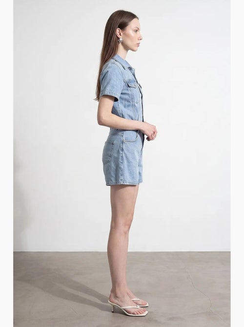 Shorts jardineira em denim com gola de camisa dilvin - Kiabi Shorts jardineira em denim com gola de camisa dilvin - Kiabi