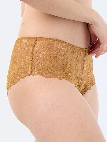 Shorty de renda