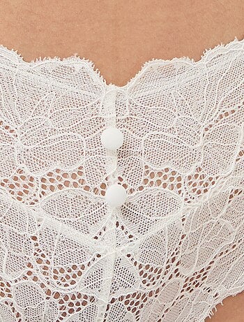 Shorty em renda acetinada