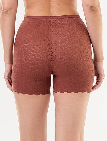 Shorty liso de renda