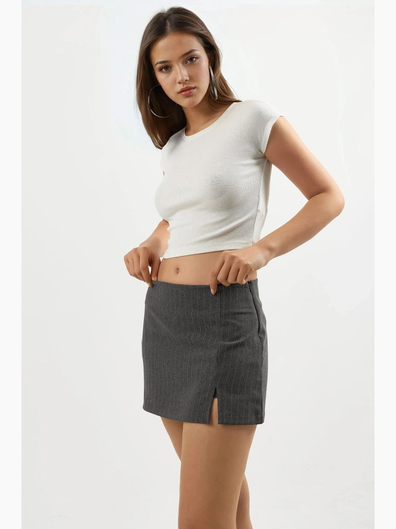 Skorts mini às riscas com detalhe de racha hiccup Cinza escuro - Kiabi