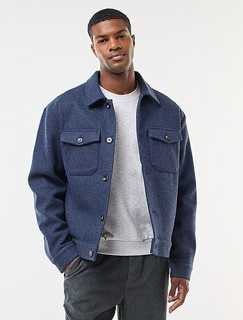 Sobrecamisa com 2 bolsos com aba abotoados no peito