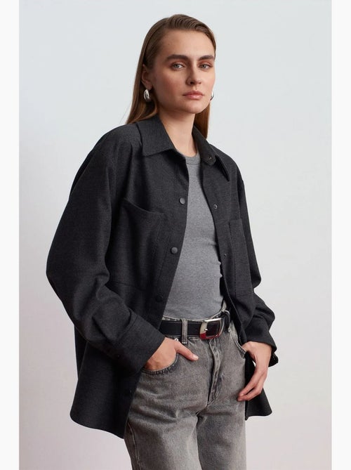 Sobrecamisa de malha oversized de manga comprida dilvin - Kiabi Sobrecamisa de malha oversized de manga comprida dilvin - Kiabi