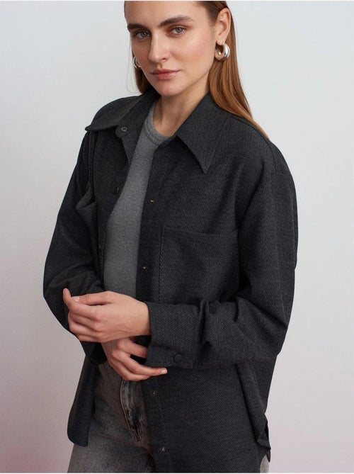 Sobrecamisa de malha oversized de manga comprida dilvin - Kiabi Sobrecamisa de malha oversized de manga comprida dilvin - Kiabi