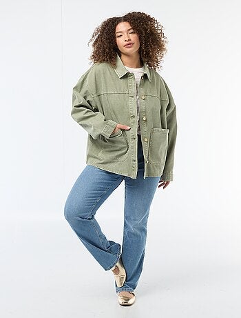 Sobrecamisa em sarja com 2 bolsos aplicados