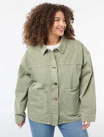 Sobrecamisa em sarja com 2 bolsos aplicados