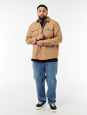 Sobrecamisa em sarja com bolsos de peito com aba