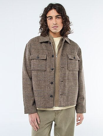 Sobrecamisa quente lisa com bolsos de aba