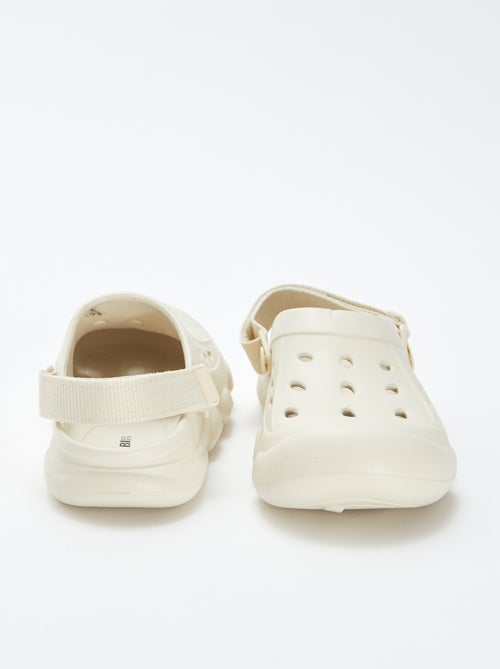 Socas em plástico moldado - Kiabi