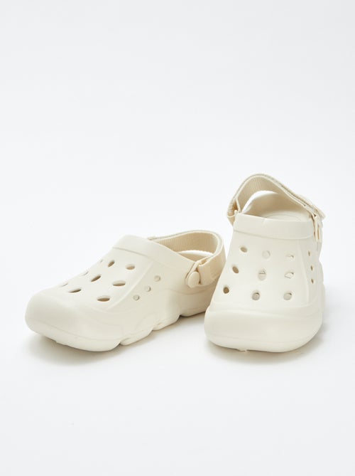 Socas em plástico moldado - Kiabi