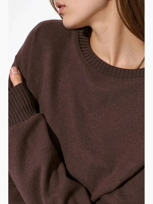 Suéter cropped canelado feminino com gola careca busem - Kiabi Suéter cropped canelado feminino com gola careca busem - Kiabi