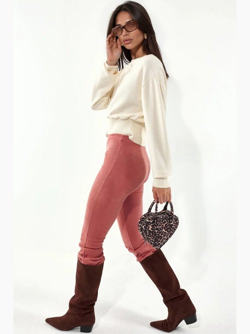 Suéter cropped canelado feminino com gola careca busem - Kiabi Suéter cropped canelado feminino com gola careca busem - Kiabi