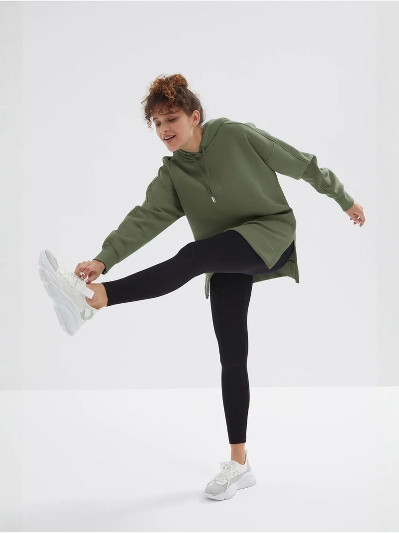Suéter oversized com bolso tommy Cáqui - Kiabi