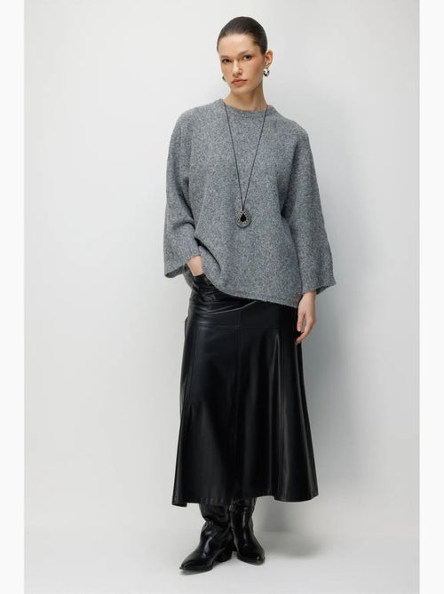 Suéter oversized feminino com gola careca mixray - Kiabi Suéter oversized feminino com gola careca mixray - Kiabi