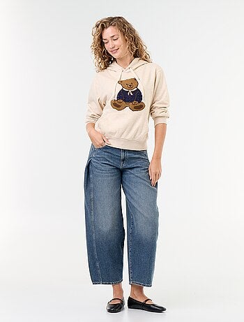 Sweat com capuz e urso bordado