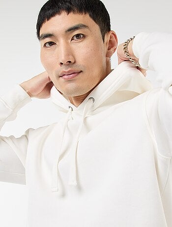 Sweat com capuz em moletom felpudo com bolso canguru