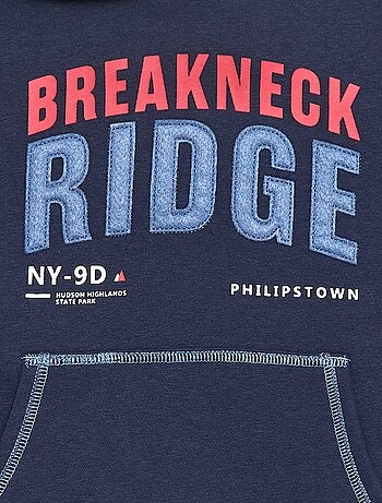 Camisola com capuz estampada