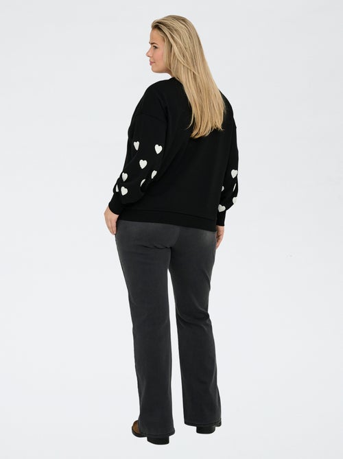 Sweat com estampado de coração 'Only Carmakoma' - Kiabi