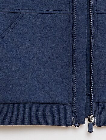 Sweat com fecho e capuz - coleção fácil de vestir