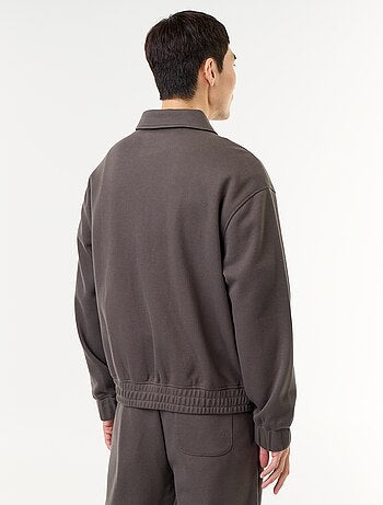Sweat com fecho e gola de camisa