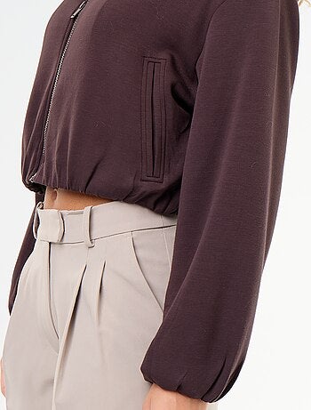 Sweat com fecho e gola de camisa