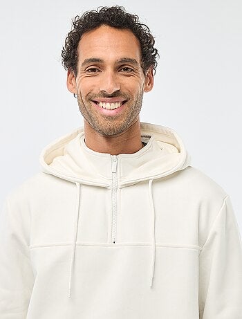 Sweat de moletom com capuz e abertura com zíper no colarinho